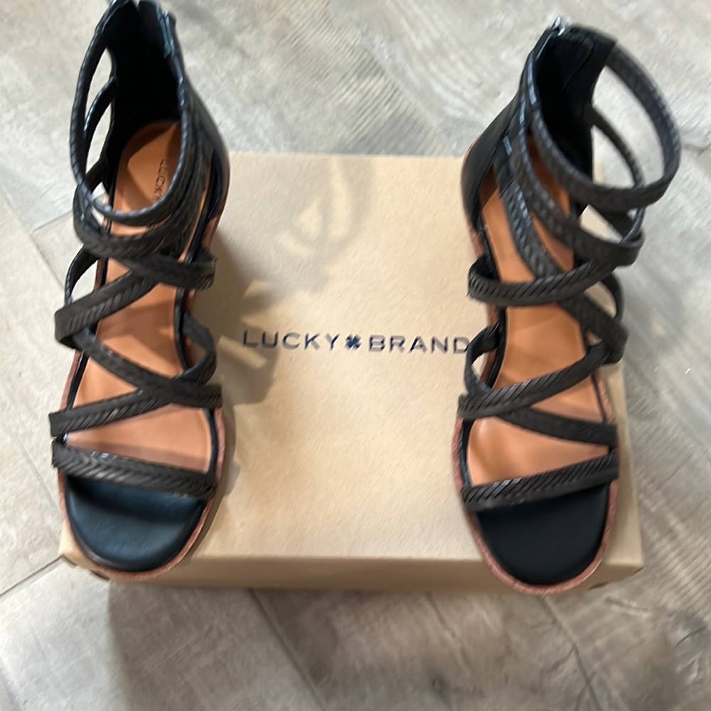 NEW In Box Lucky Brand Lollyi strappy sandal booties. Wedge heel. Black and tan.